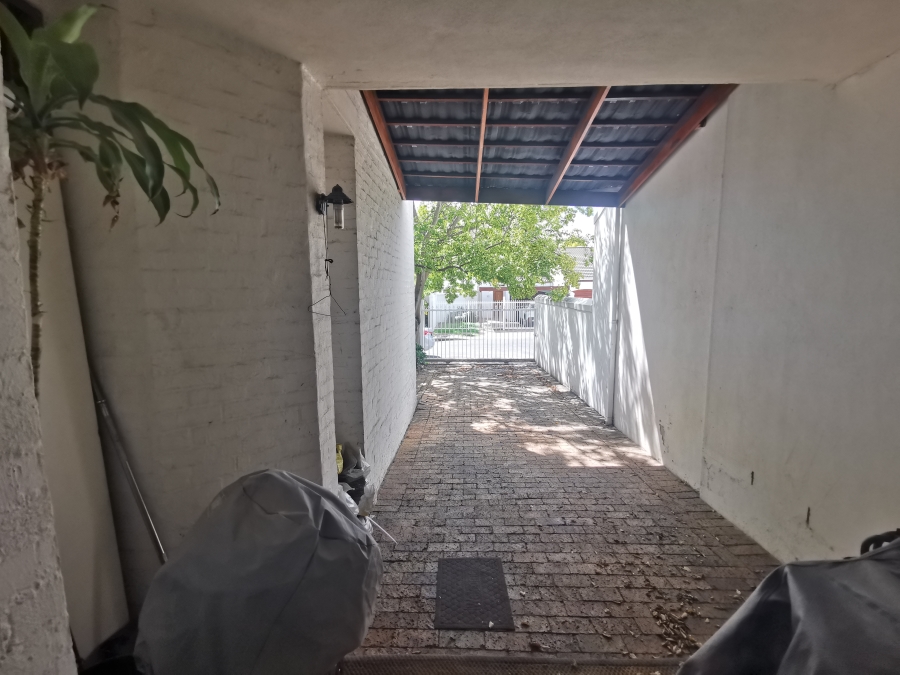 To Let 3 Bedroom Property for Rent in Kleingeluk Western Cape